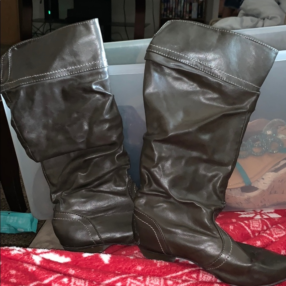 Boots - Picture 2 of 2